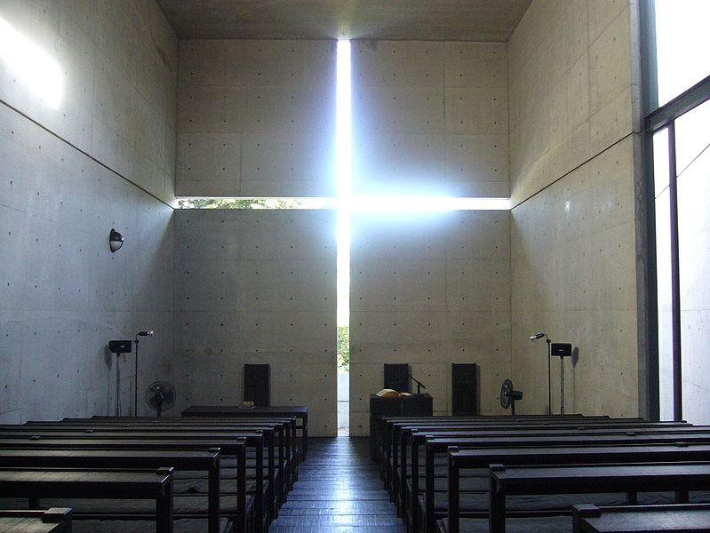 799px-Ibaraki_Kasugaoka_Church_light_cross